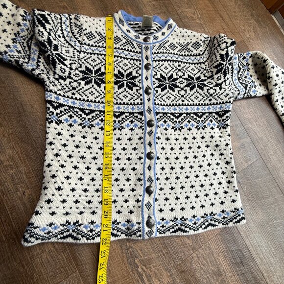 Women's LL Bean Nordic fair isle Sz Small snowflake sweater metal button Cotton - Picture 6 of 9